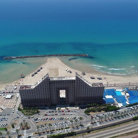 בניין אלמוג - מגדל הים Apartment Haifa Exterior photo