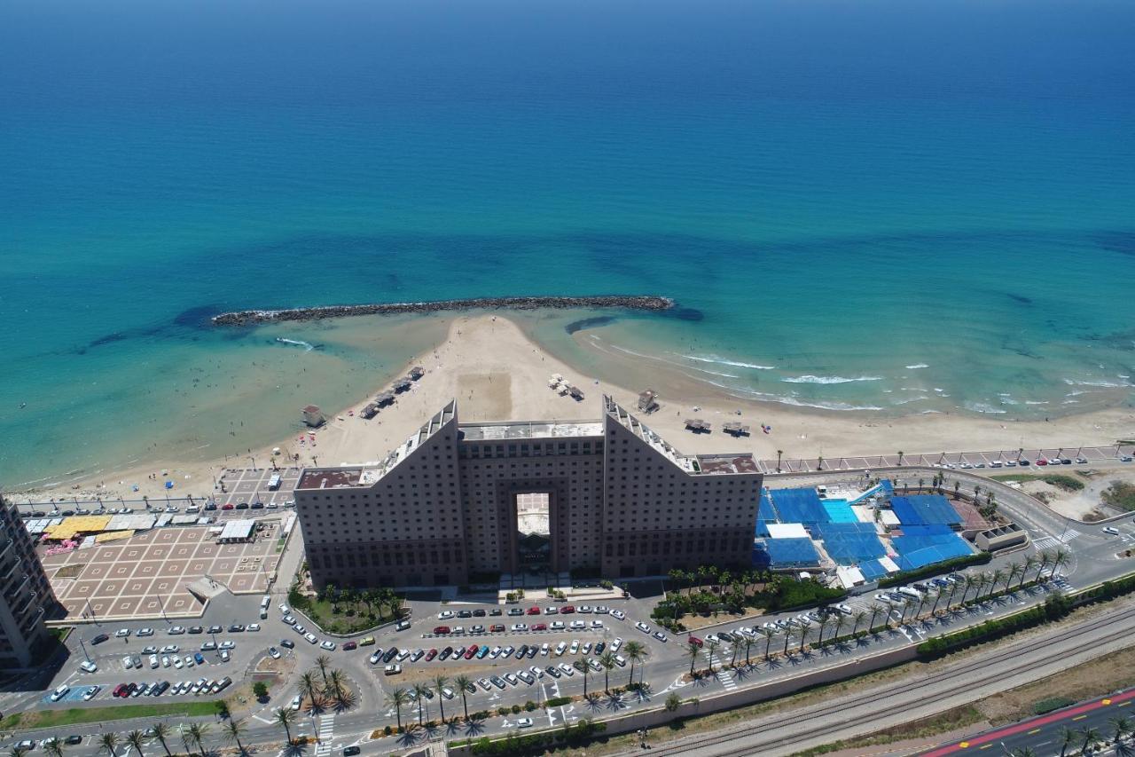 בניין אלמוג - מגדל הים Apartment Haifa Exterior photo