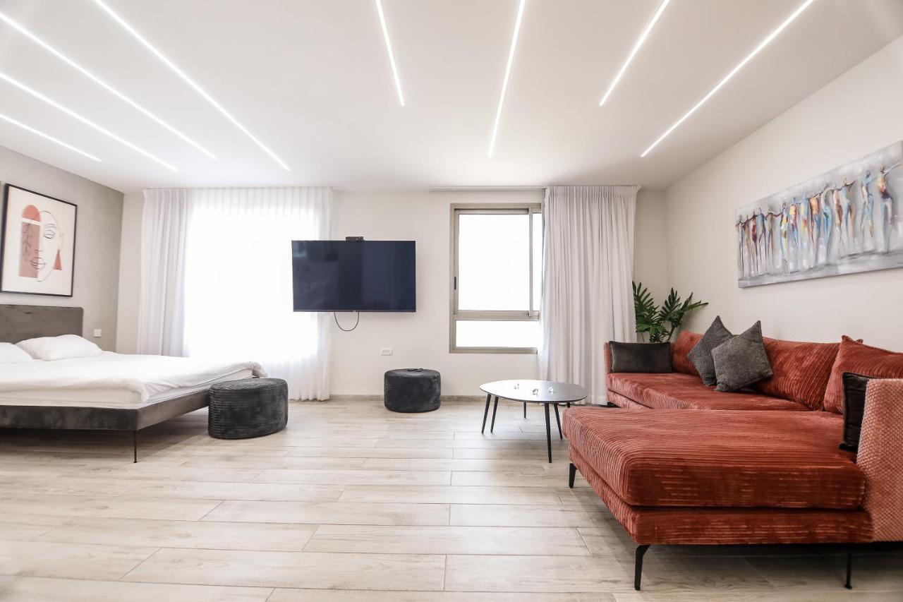 בניין אלמוג - מגדל הים Apartment Haifa Exterior photo