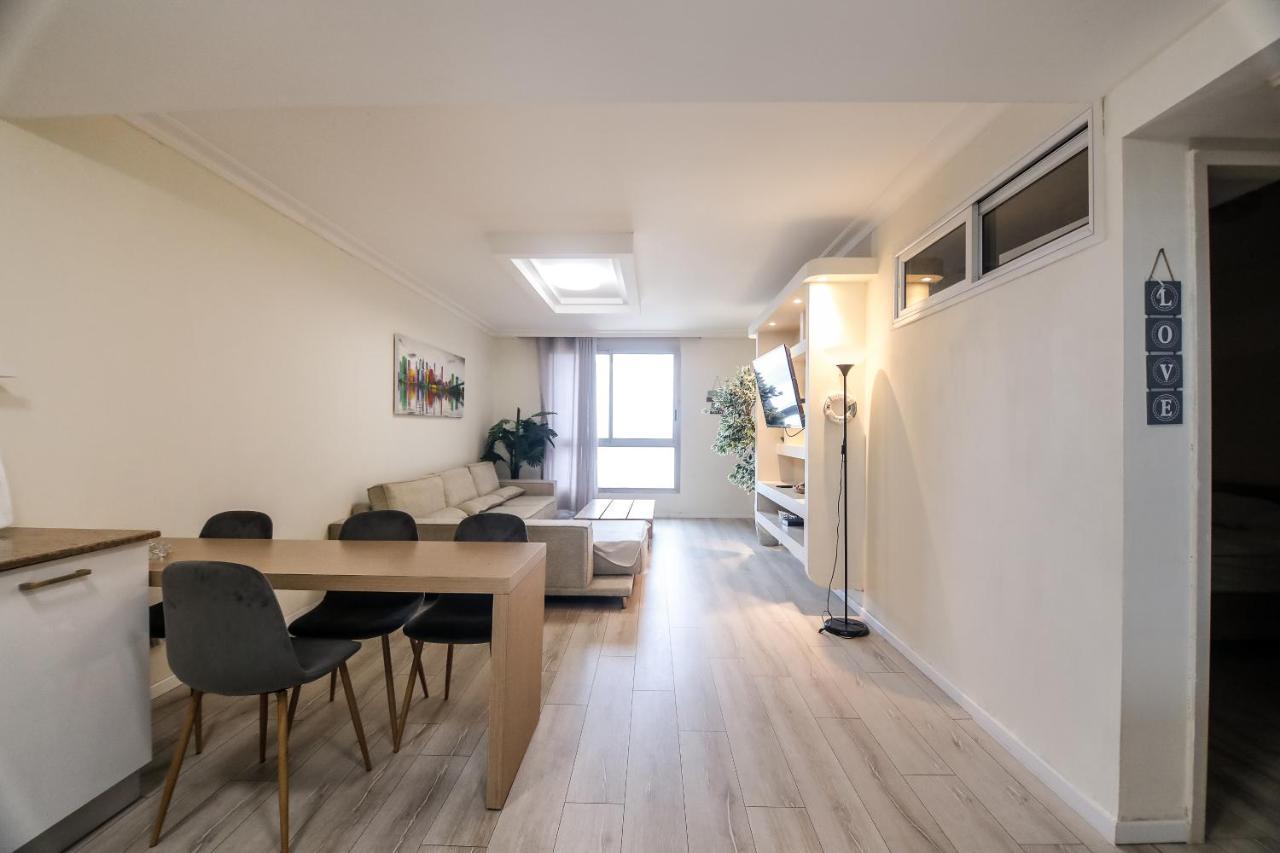 בניין אלמוג - מגדל הים Apartment Haifa Exterior photo
