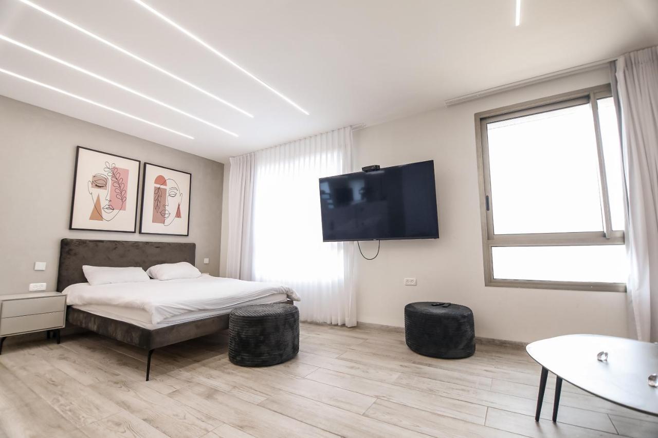 בניין אלמוג - מגדל הים Apartment Haifa Exterior photo