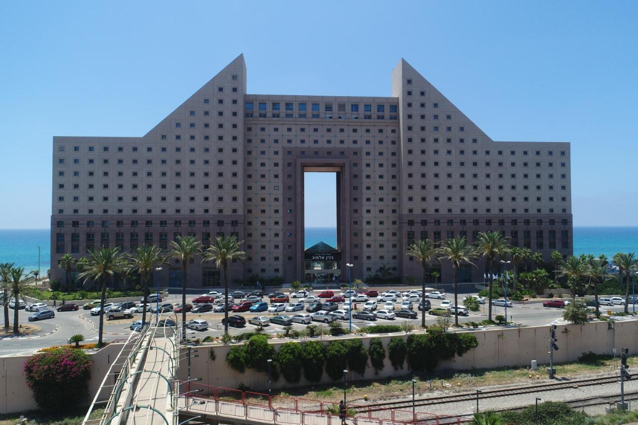 בניין אלמוג - מגדל הים Apartment Haifa Exterior photo