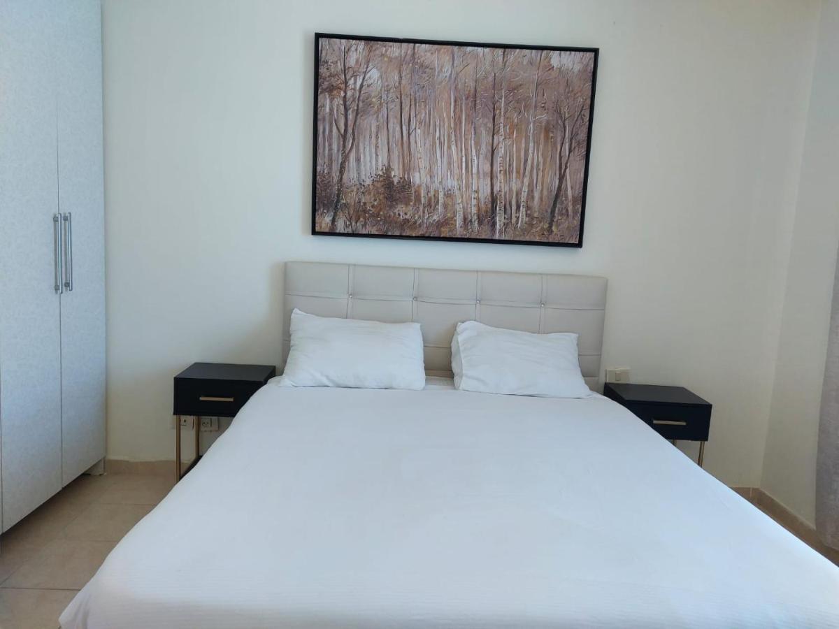 בניין אלמוג - מגדל הים Apartment Haifa Exterior photo