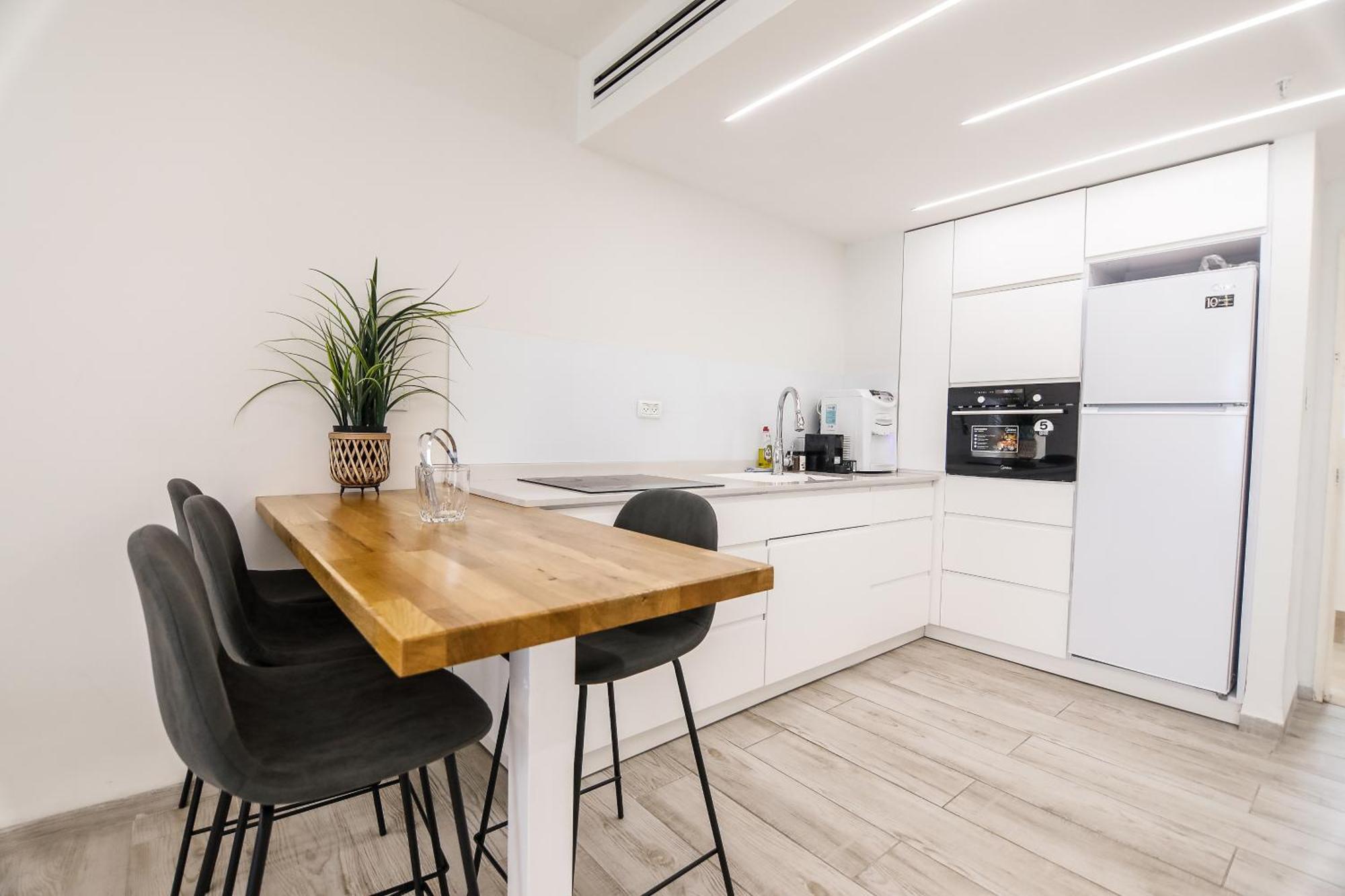 בניין אלמוג - מגדל הים Apartment Haifa Exterior photo